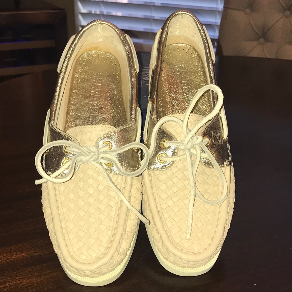 Sperry woven blush gold boat shoes size 7.5